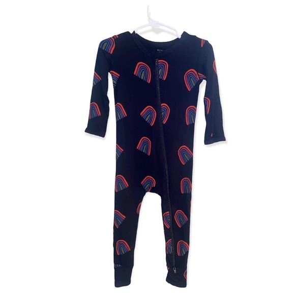 🖤🌈Kyte Clementine Rainbow Romper🌈🖤 - Picture 1 of 5